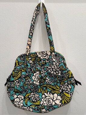 Vera Bradley sweet pleat tote in print Island Blooms